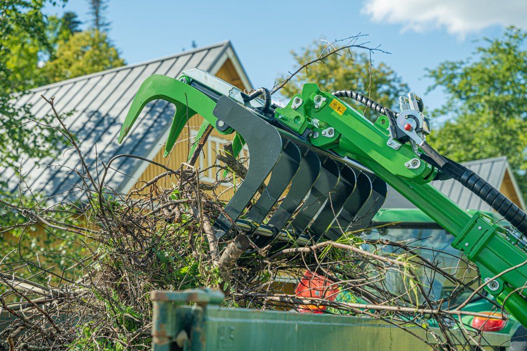 Wurzelgreifer für Avant Multilader mieten (Anbaugerät einzeln)